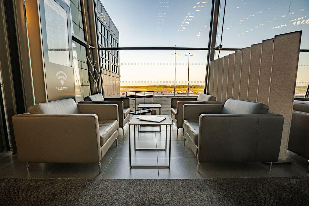 Flughafen Hamburg boConcept Lounge Blick Flugplatz
